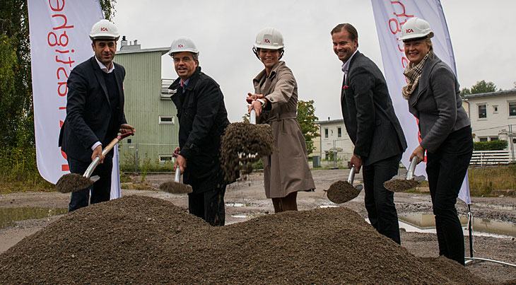 Från vänster: Gabriel Melki, Jan Oldebring, Lena Boberg, Johan Blumenthal, Anna Anderberg,. Foto: Louise Yourstone